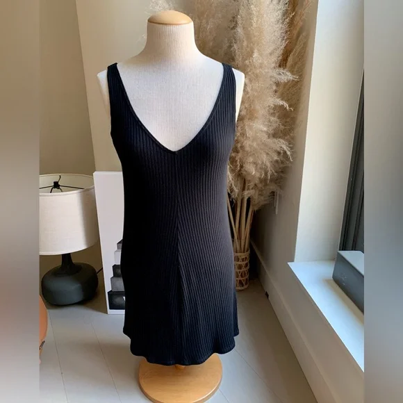 Reformation Jeans Ribbed Black V-Neck Mini Dress Size M Soft and Flattering - Picture 8 of 10